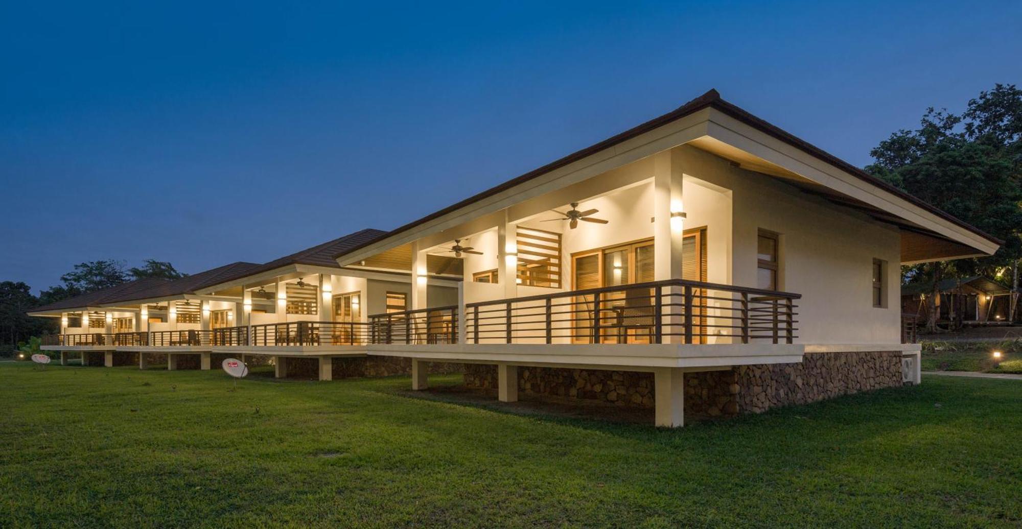 Solina Beach & Nature Resort Carles Exterior photo